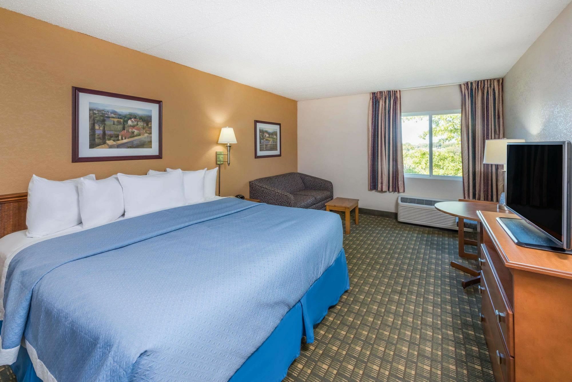 Days Inn By Wyndham Kirksville Ngoại thất bức ảnh